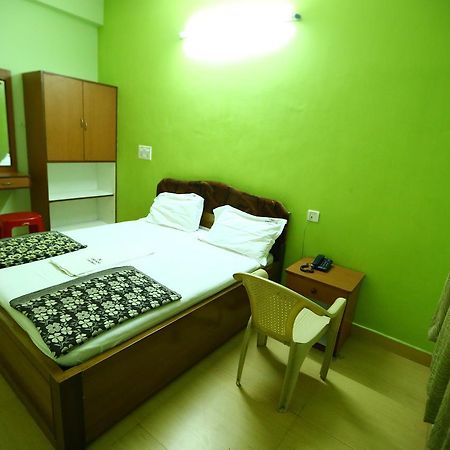 Abirami Residency Hotel Tirukkadaiyur Exterior photo