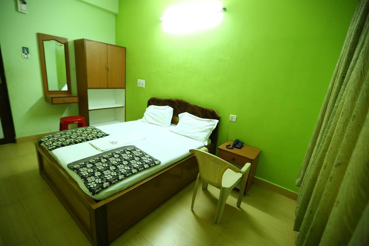 Abirami Residency Hotel Tirukkadaiyur Exterior photo