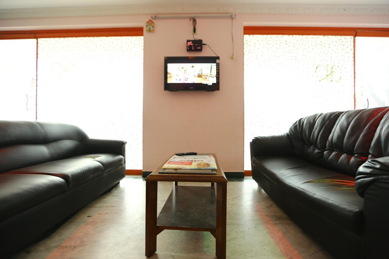 Abirami Residency Hotel Tirukkadaiyur Exterior photo